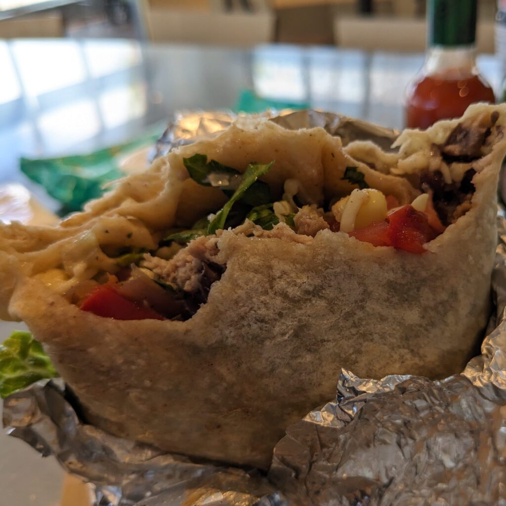 CHIPOTLEのブリトーの中身が分かる写真