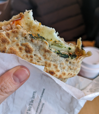 Spinach & Feta Egg White Wrapの中身