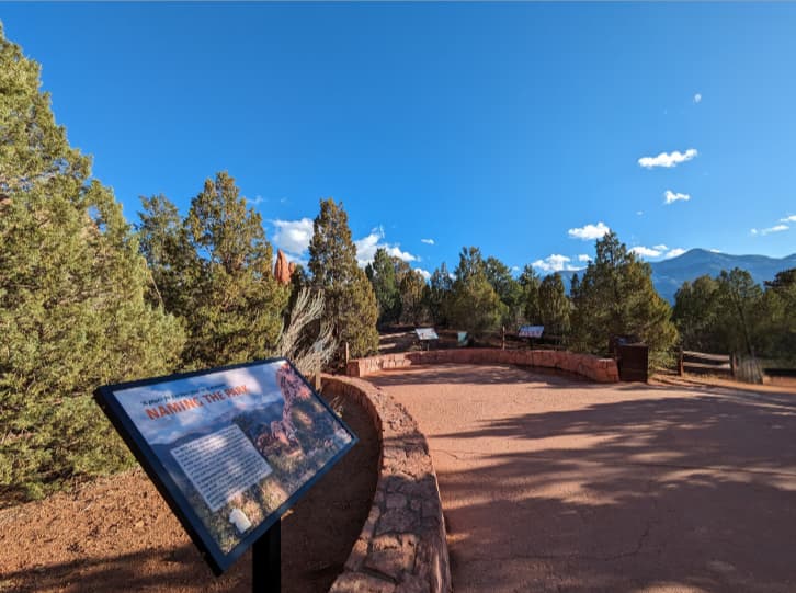 Garden Of The Gods の途中にある看板